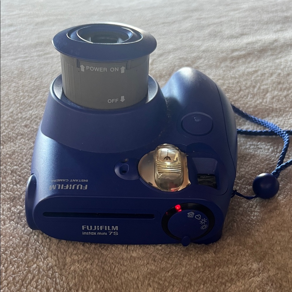 Fujifilm Instax Mini Deep Blue Camera with Film Pack - Picture 4 of 5